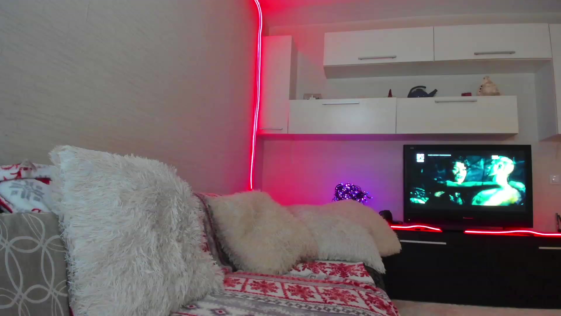 Gallery image thumbnail from BananaQueeen's myfreecams stream on, 04/20/2023, 01:19 image 5 of 20