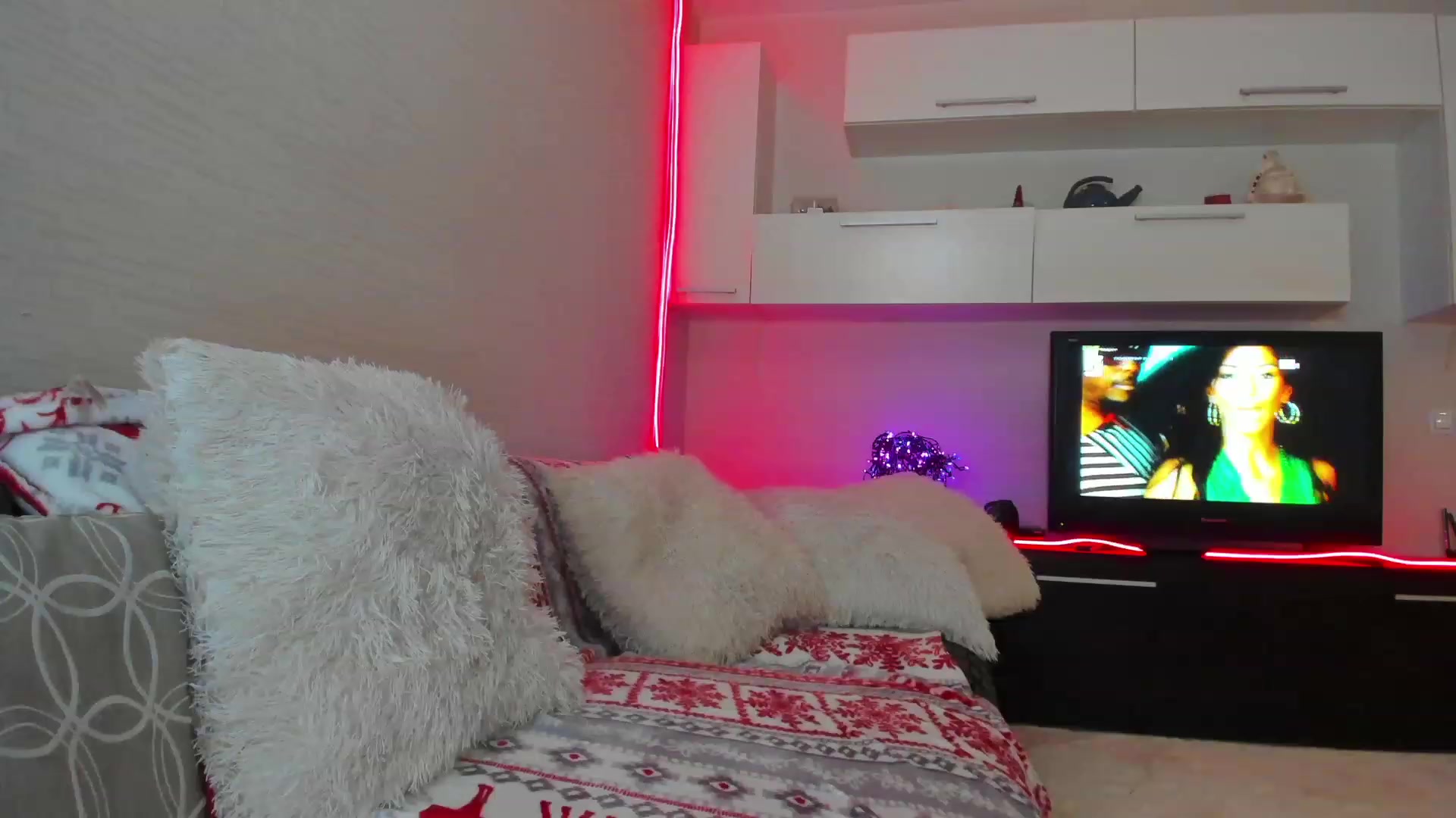 Gallery image thumbnail from BananaQueeen's myfreecams stream on, 04/20/2023, 01:19 image 2 of 20