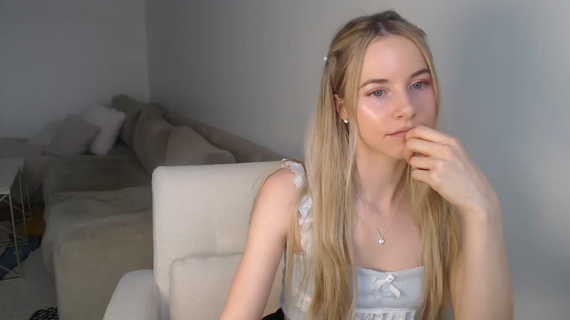 Gallery image thumbnail from Banansmoothie's myfreecams stream on, 01/02/2026, 18:23 image 1 of 20