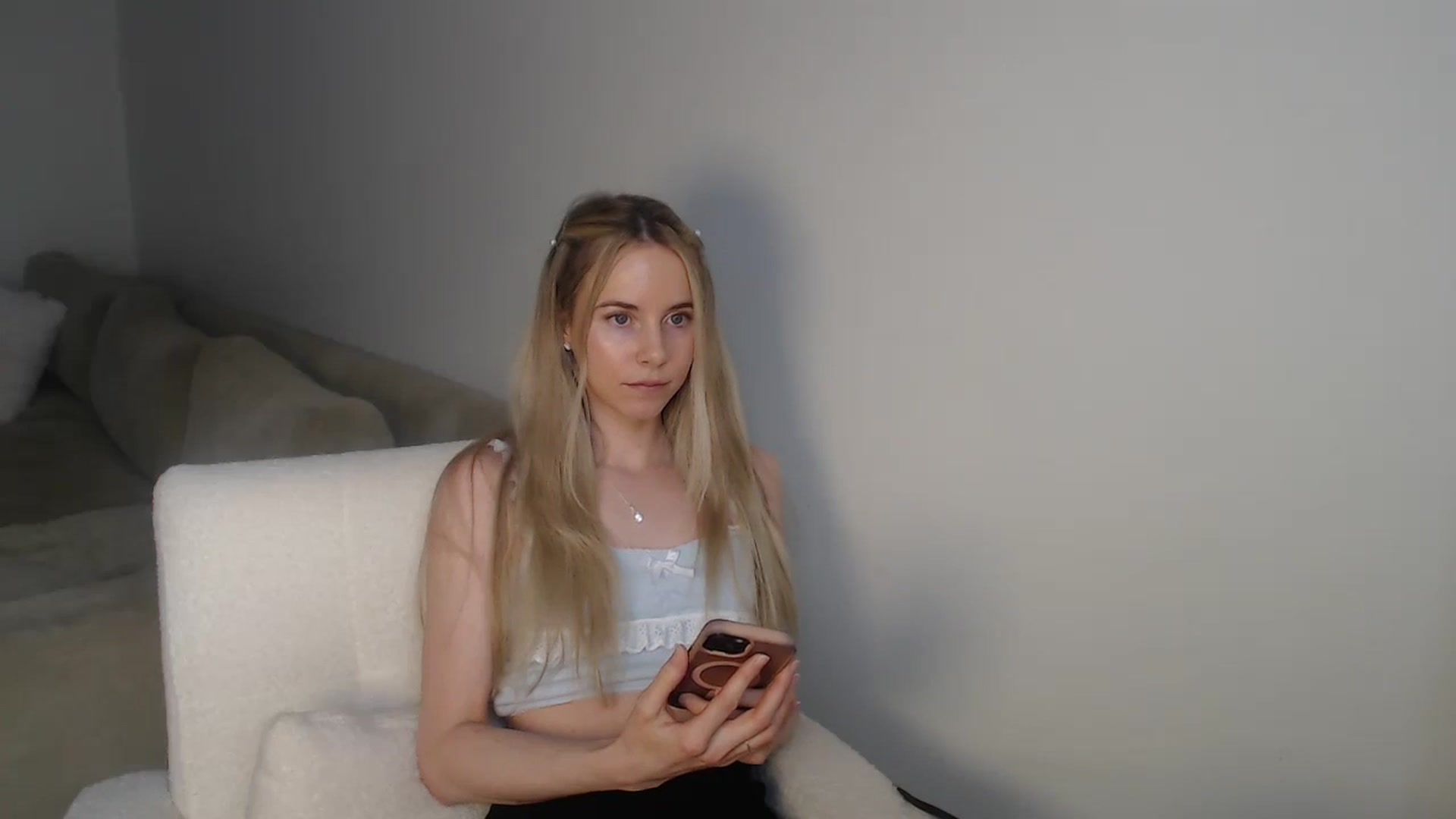 Gallery image thumbnail from Banansmoothie's myfreecams stream on, 01/02/2026, 20:27 image 15 of 20
