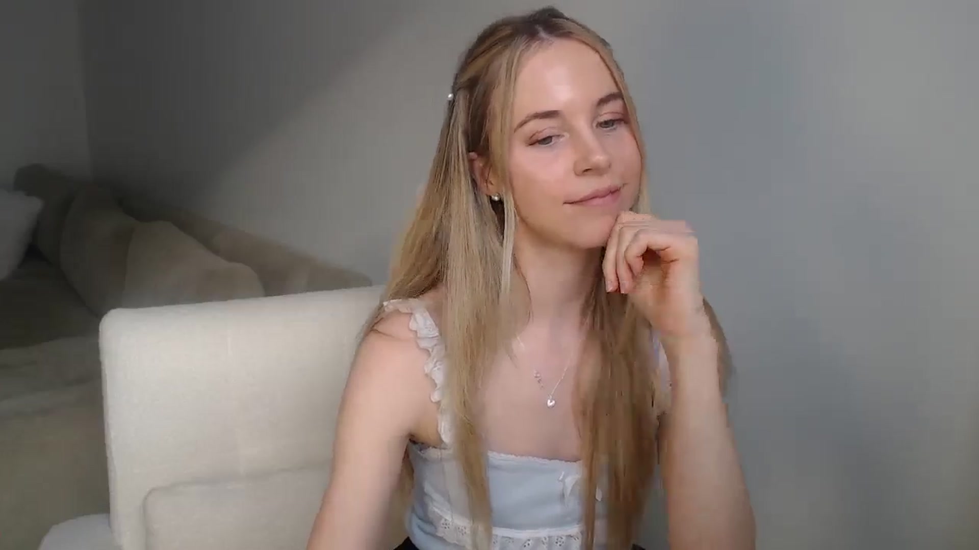 Gallery image thumbnail from Banansmoothie's myfreecams stream on, 01/02/2026, 20:27 image 10 of 20