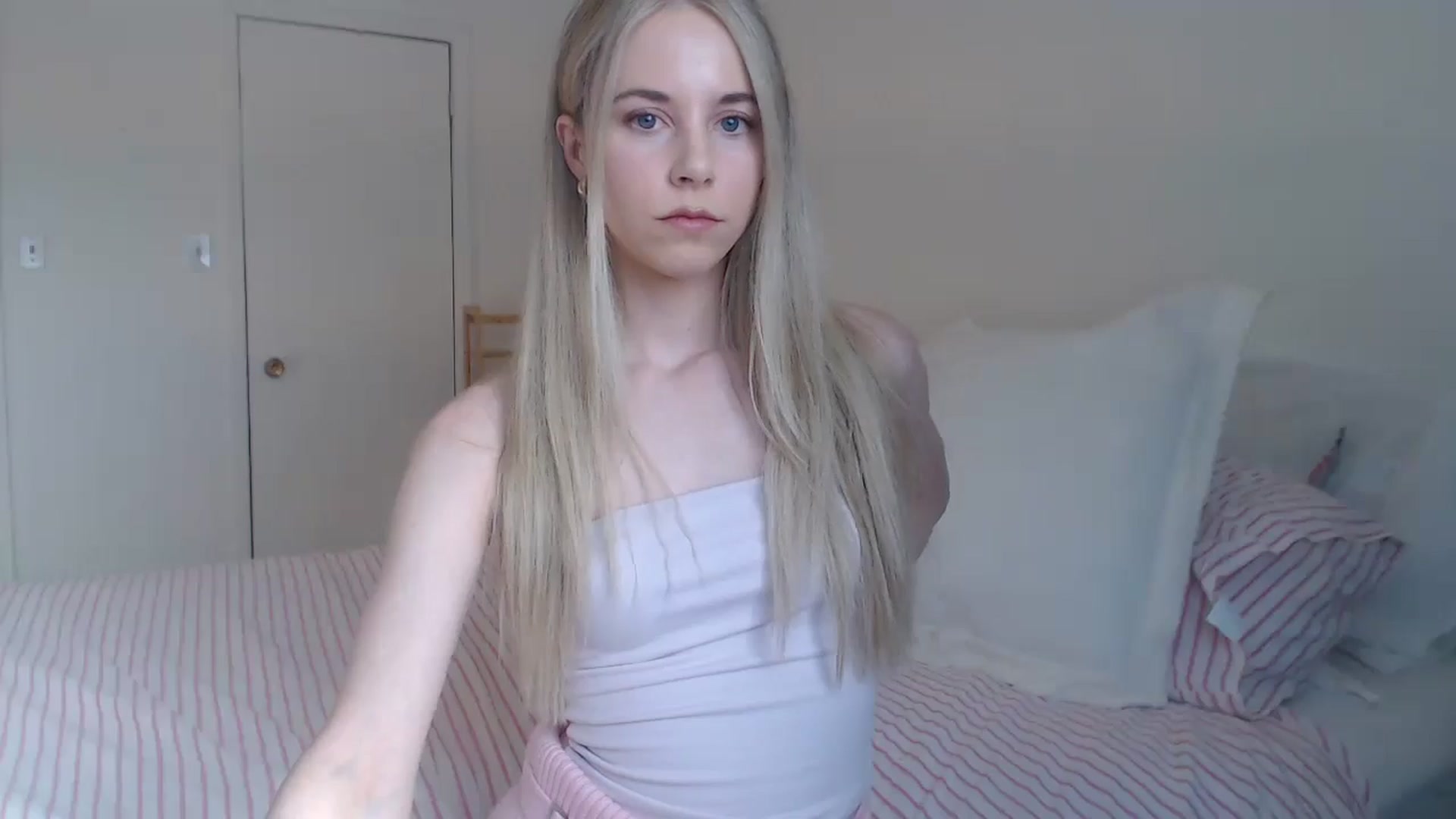 Gallery image thumbnail from Banansmoothie's myfreecams stream on, 01/31/2026, 16:30 image 18 of 20
