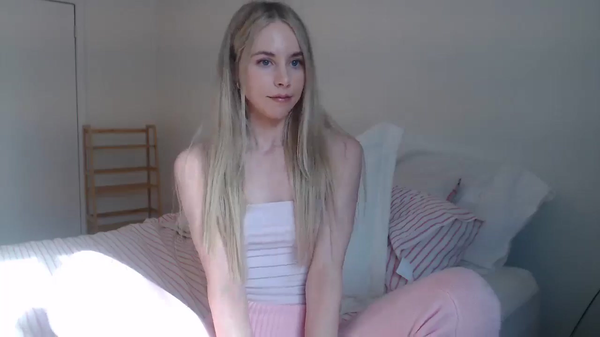 Gallery image thumbnail from Banansmoothie's myfreecams stream on, 01/31/2026, 18:14 image 15 of 20
