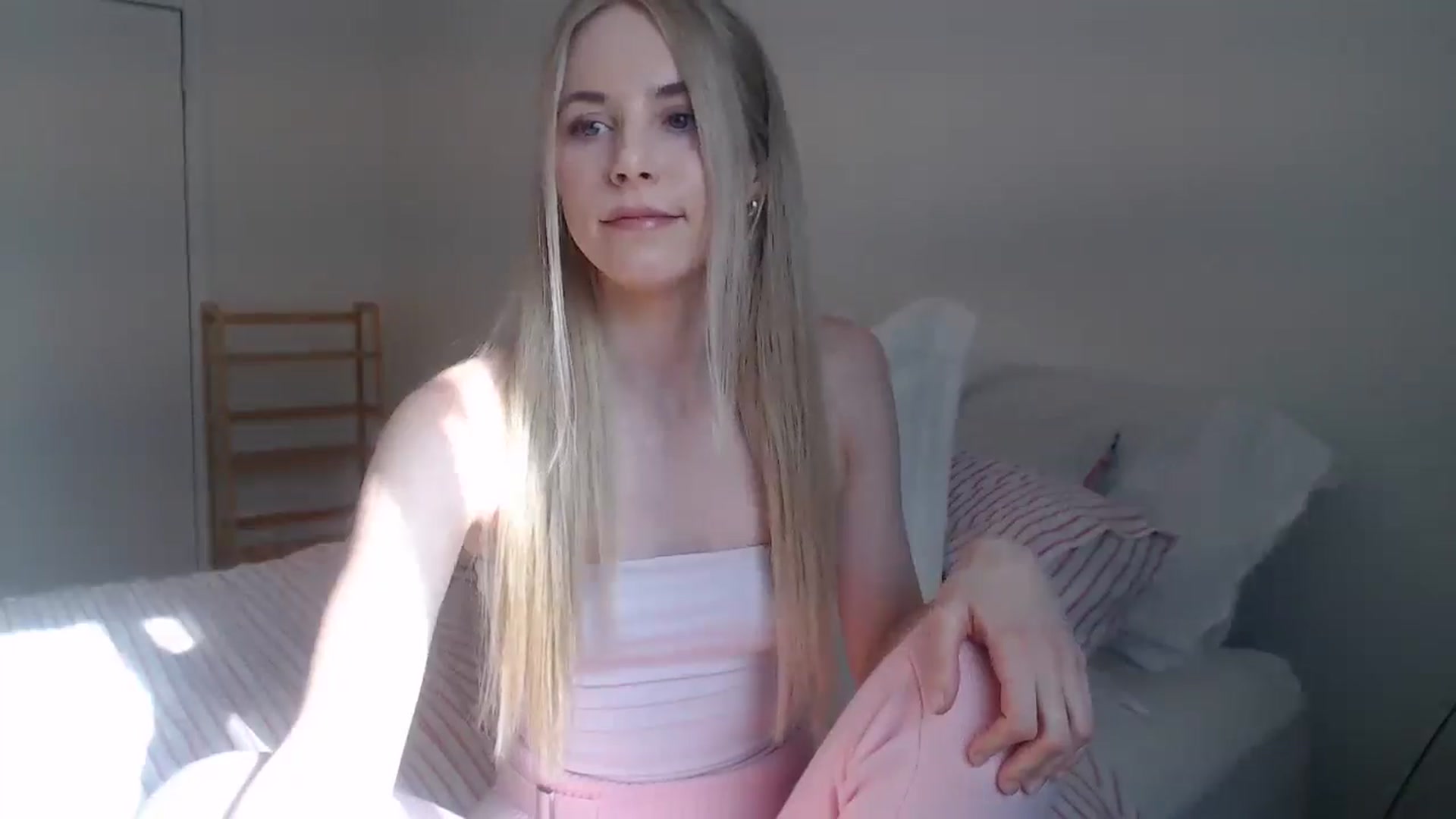 Gallery image thumbnail from Banansmoothie's myfreecams stream on, 01/31/2026, 18:14 image 16 of 20
