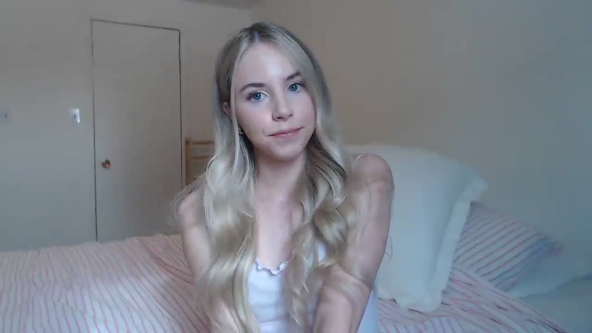 Gallery image thumbnail from Banansmoothie's myfreecams stream on, 02/13/2026, 18:40 image 9 of 20