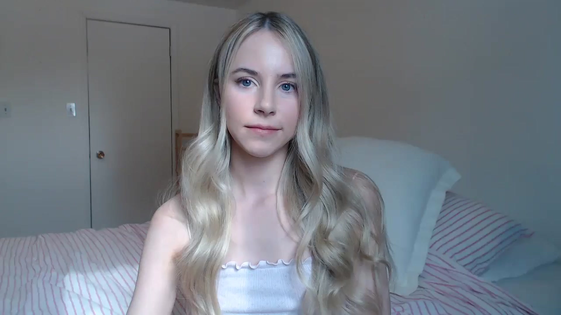 Gallery image thumbnail from Banansmoothie's myfreecams stream on, 02/13/2026, 18:40 image 3 of 20