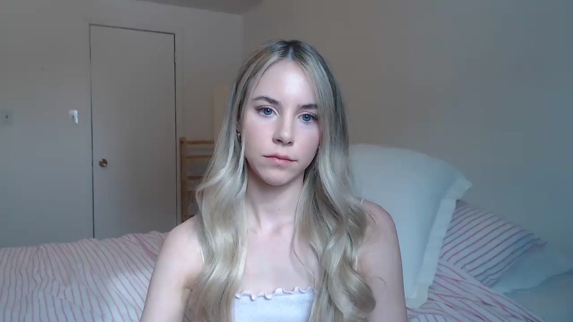 Gallery image thumbnail from Banansmoothie's myfreecams stream on, 02/13/2026, 18:40 image 18 of 20