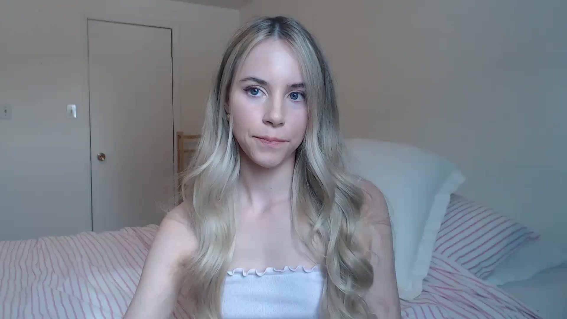 Gallery image thumbnail from Banansmoothie's myfreecams stream on, 02/13/2026, 18:40 image 10 of 20