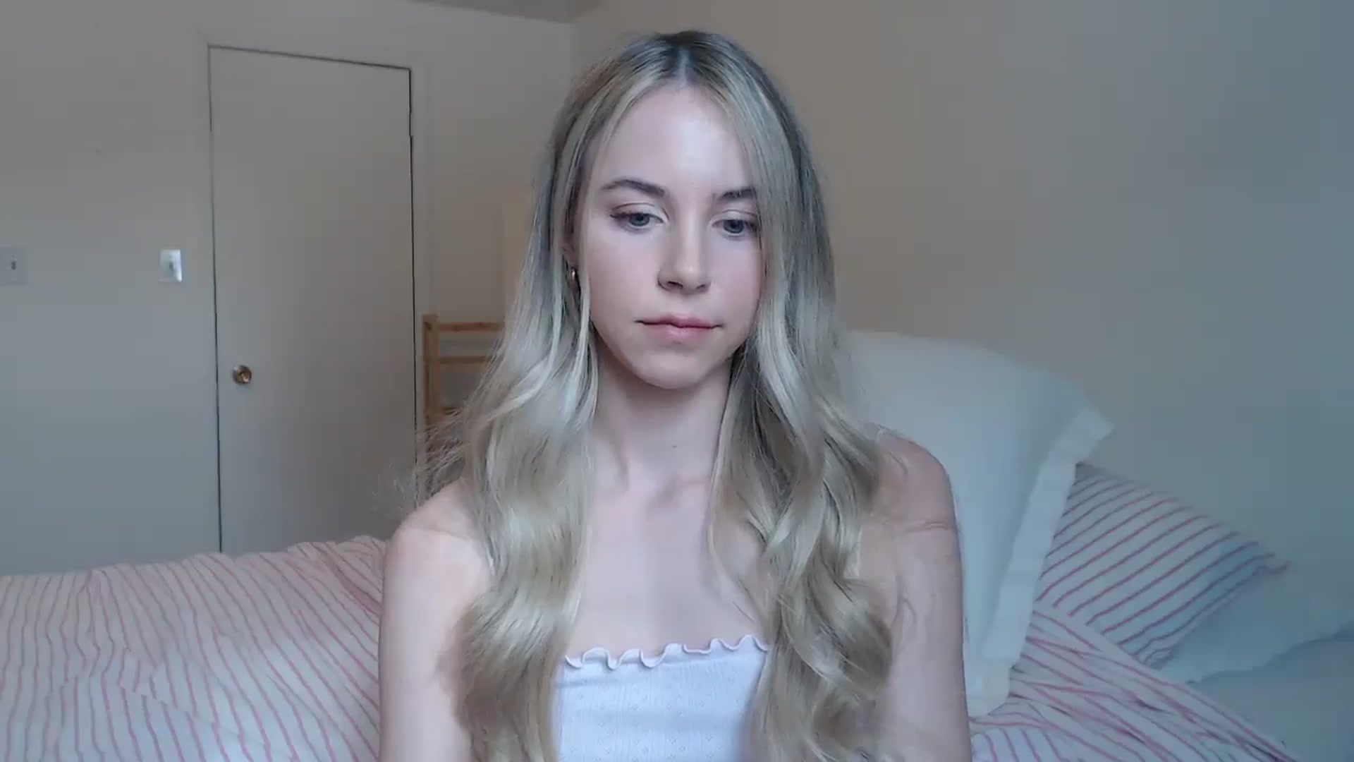 Gallery image thumbnail from Banansmoothie's myfreecams stream on, 02/13/2026, 18:40 image 11 of 20