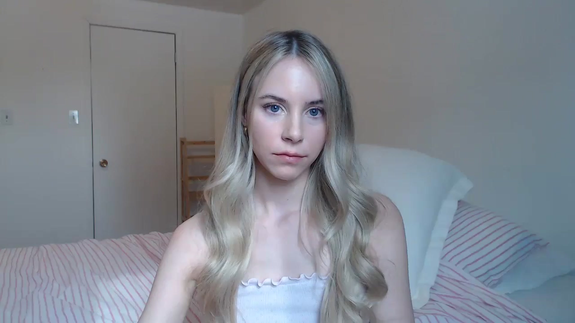 Gallery image thumbnail from Banansmoothie's myfreecams stream on, 02/13/2026, 18:40 image 14 of 20