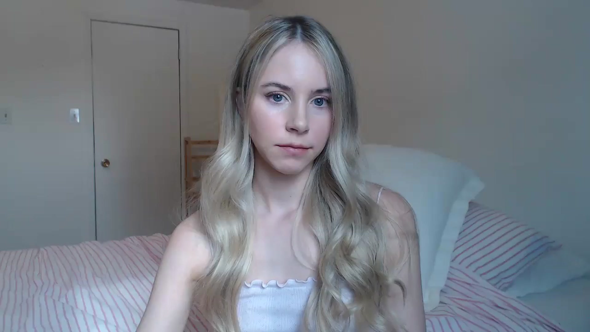 Gallery image thumbnail from Banansmoothie's myfreecams stream on, 02/13/2026, 18:40 image 6 of 20