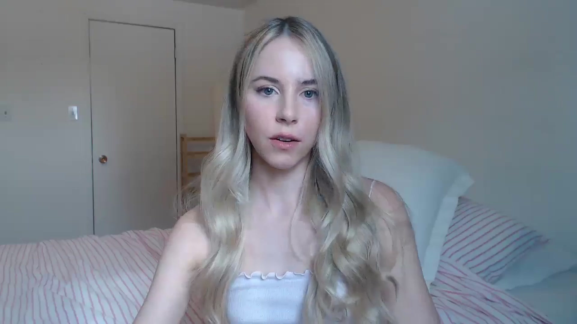 Gallery image thumbnail from Banansmoothie's myfreecams stream on, 02/13/2026, 18:40 image 7 of 20