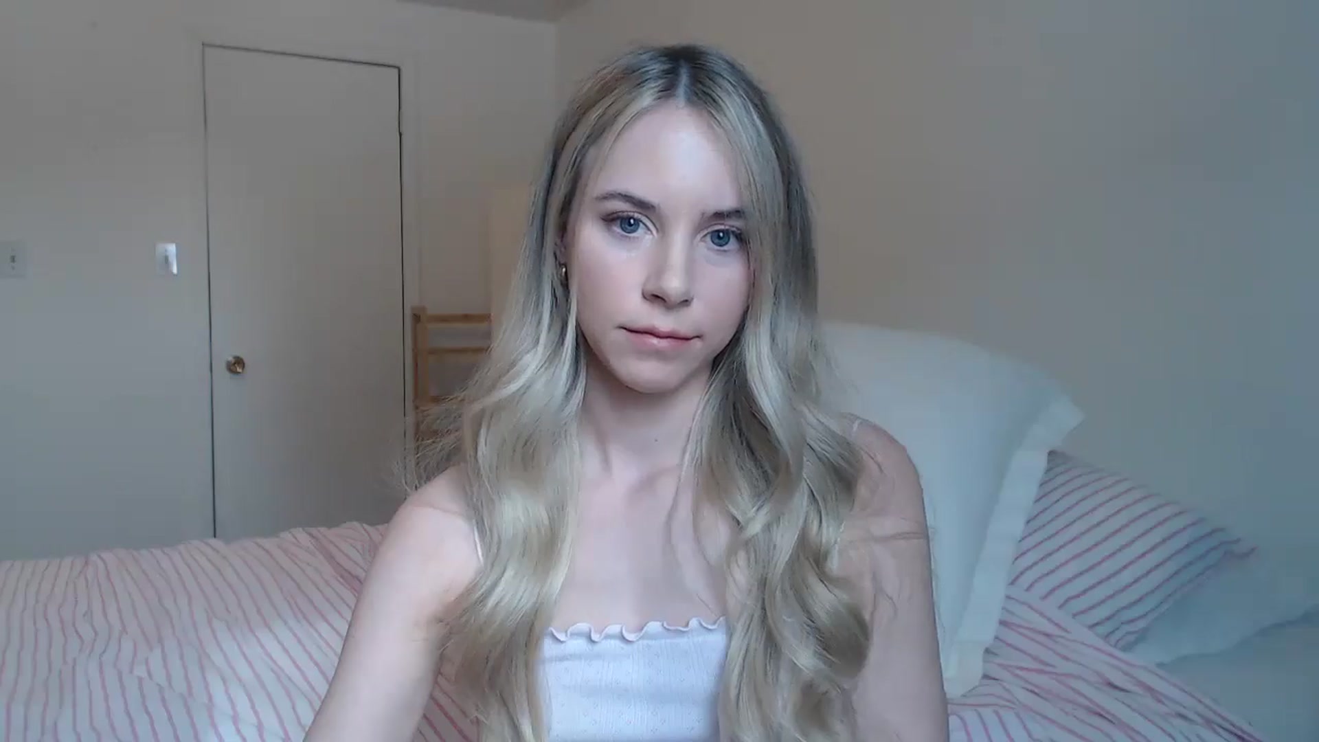 Gallery image thumbnail from Banansmoothie's myfreecams stream on, 02/13/2026, 18:40 image 12 of 20