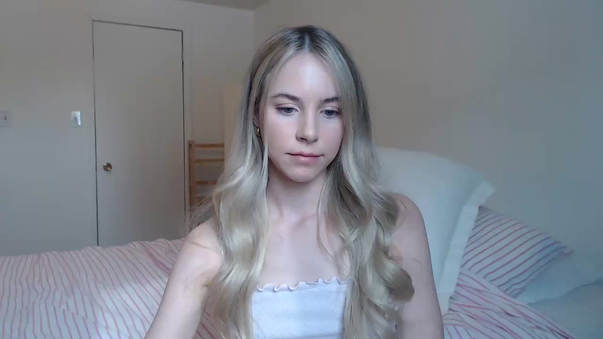 Gallery image thumbnail from Banansmoothie's myfreecams stream on, 02/13/2026, 18:40 image 13 of 20