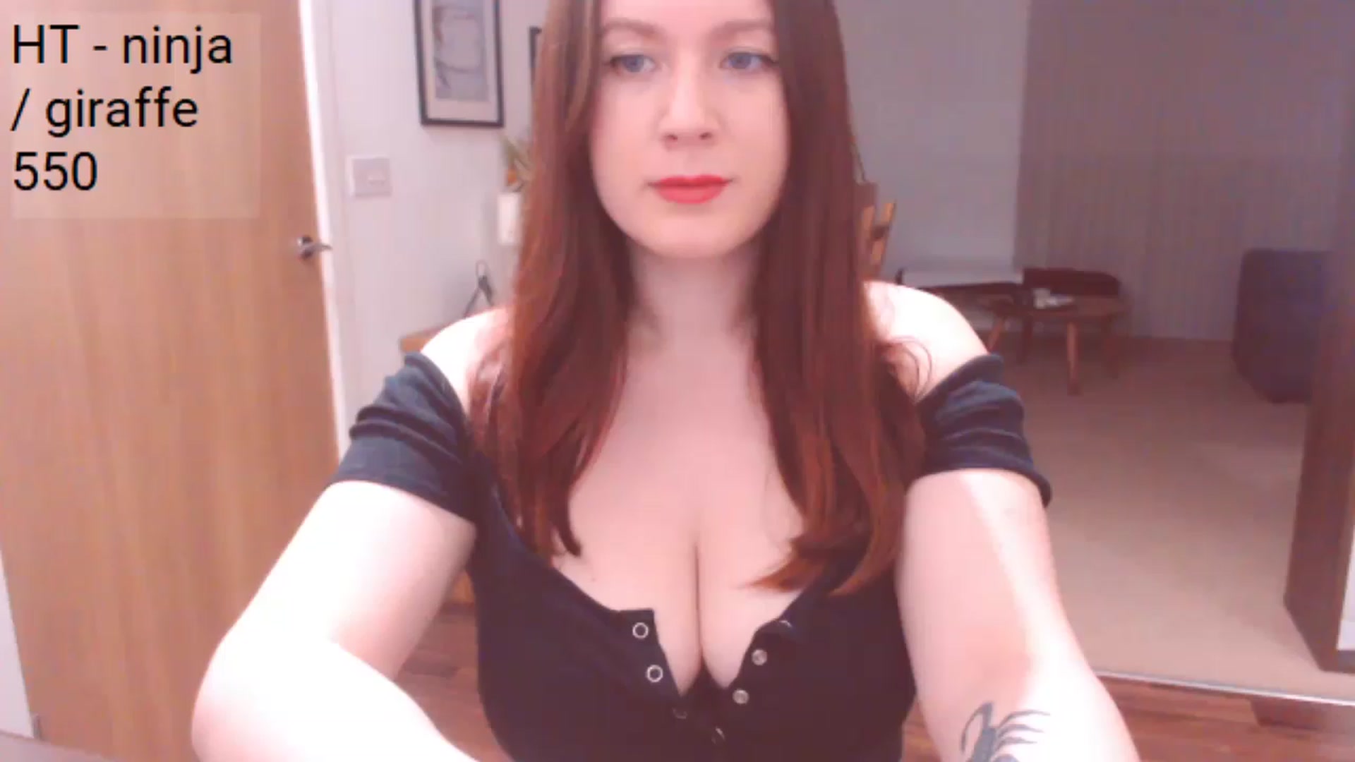 Gallery image thumbnail from Bandett's myfreecams stream on, 04/01/2023, 21:04 image 18 of 20