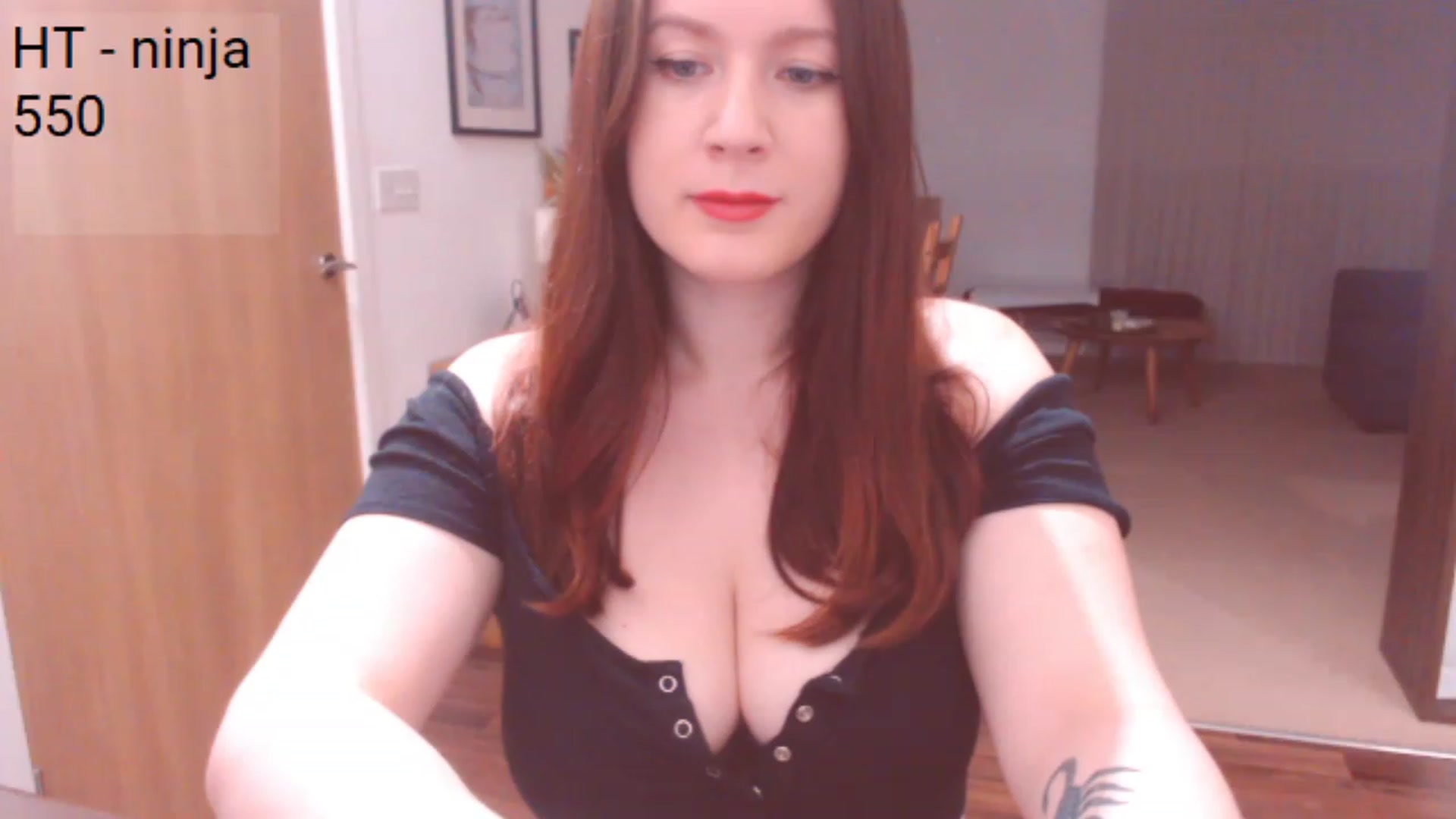 Gallery image thumbnail from Bandett's myfreecams stream on, 04/01/2023, 21:04 image 6 of 20