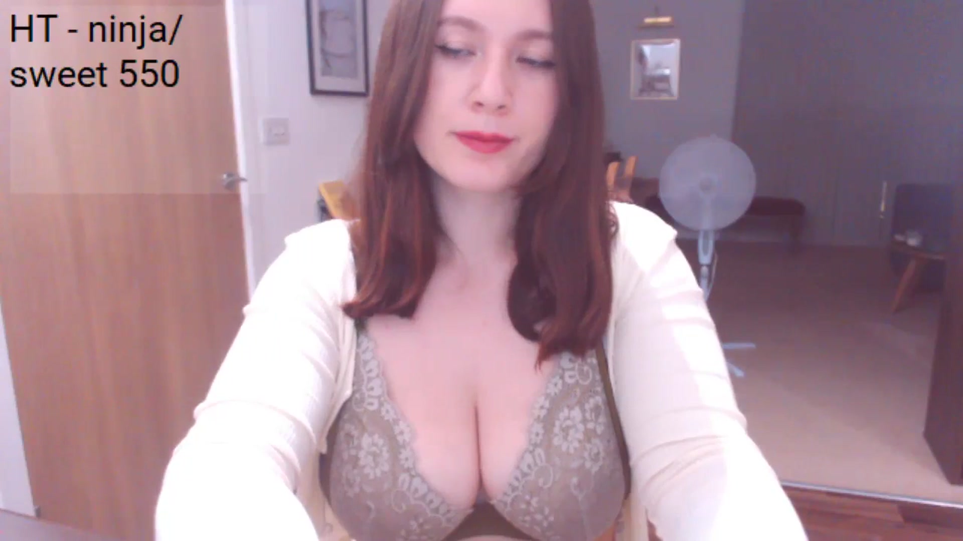 Gallery image thumbnail from Bandett's myfreecams stream on, 07/28/2023, 21:40 image 5 of 20