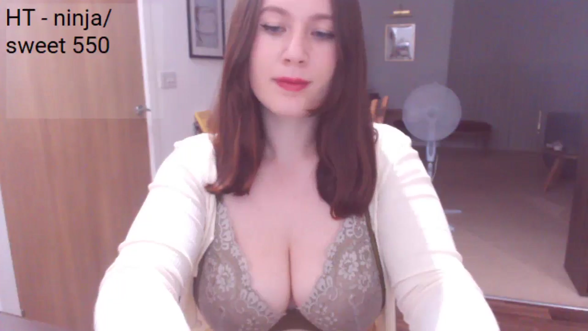 Gallery image thumbnail from Bandett's myfreecams stream on, 07/28/2023, 21:40 image 6 of 20