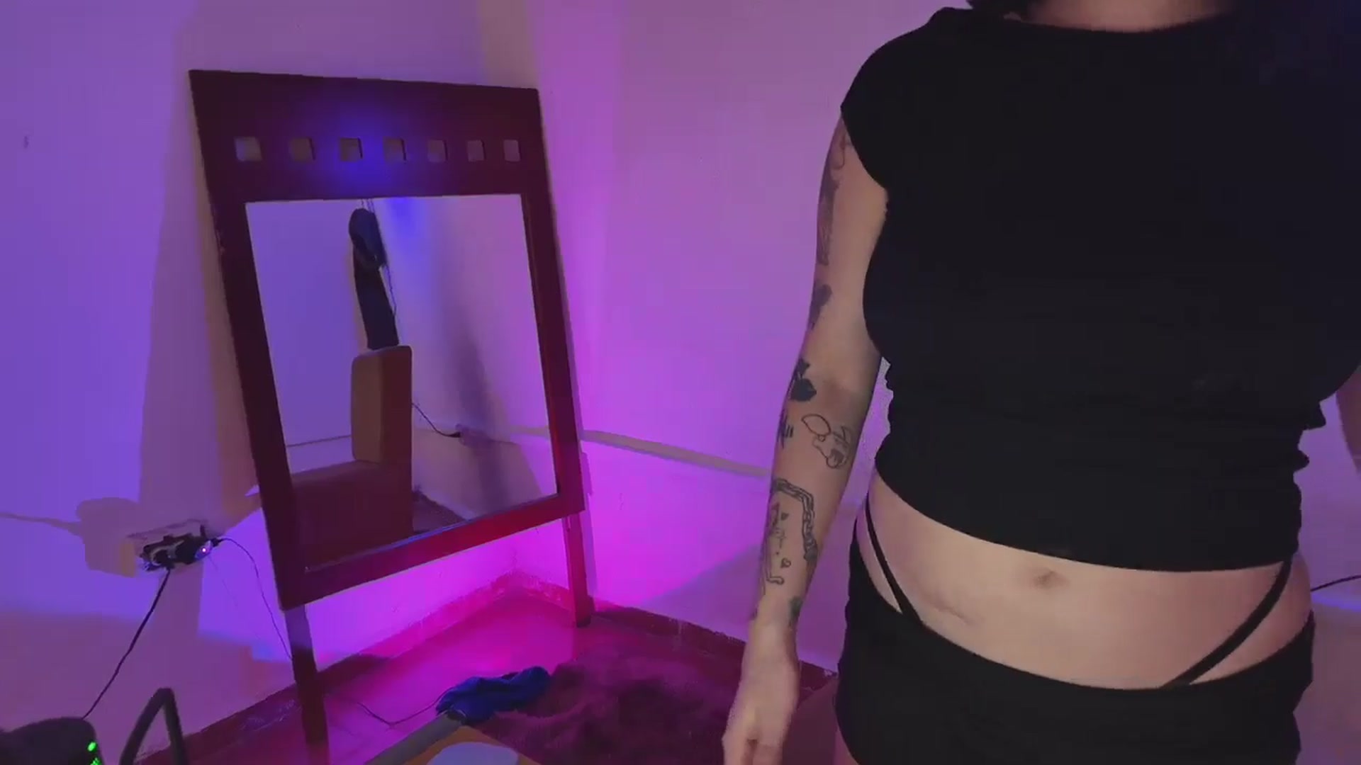 Gallery image thumbnail from Bandidxxx's myfreecams stream on, 12/29/2025, 01:26 image 15 of 20