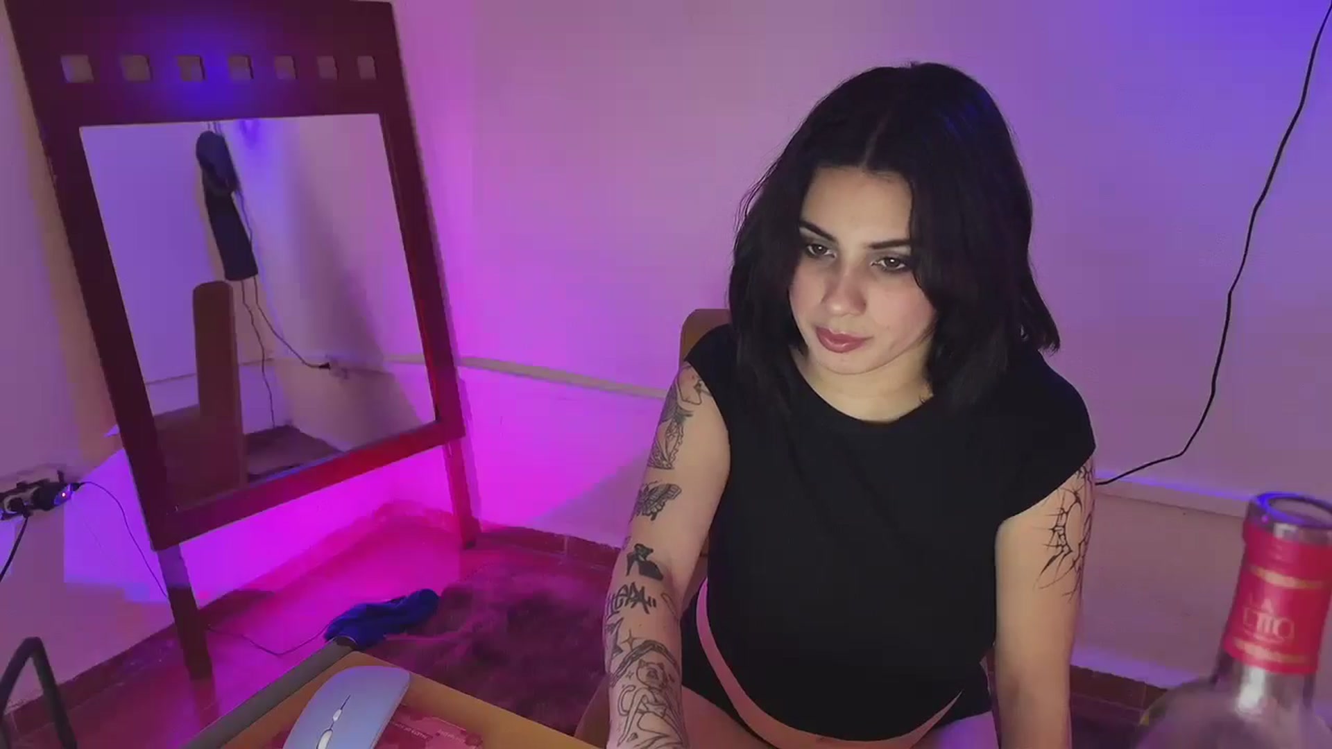 Gallery image thumbnail from Bandidxxx's myfreecams stream on, 12/29/2025, 01:26 image 6 of 20