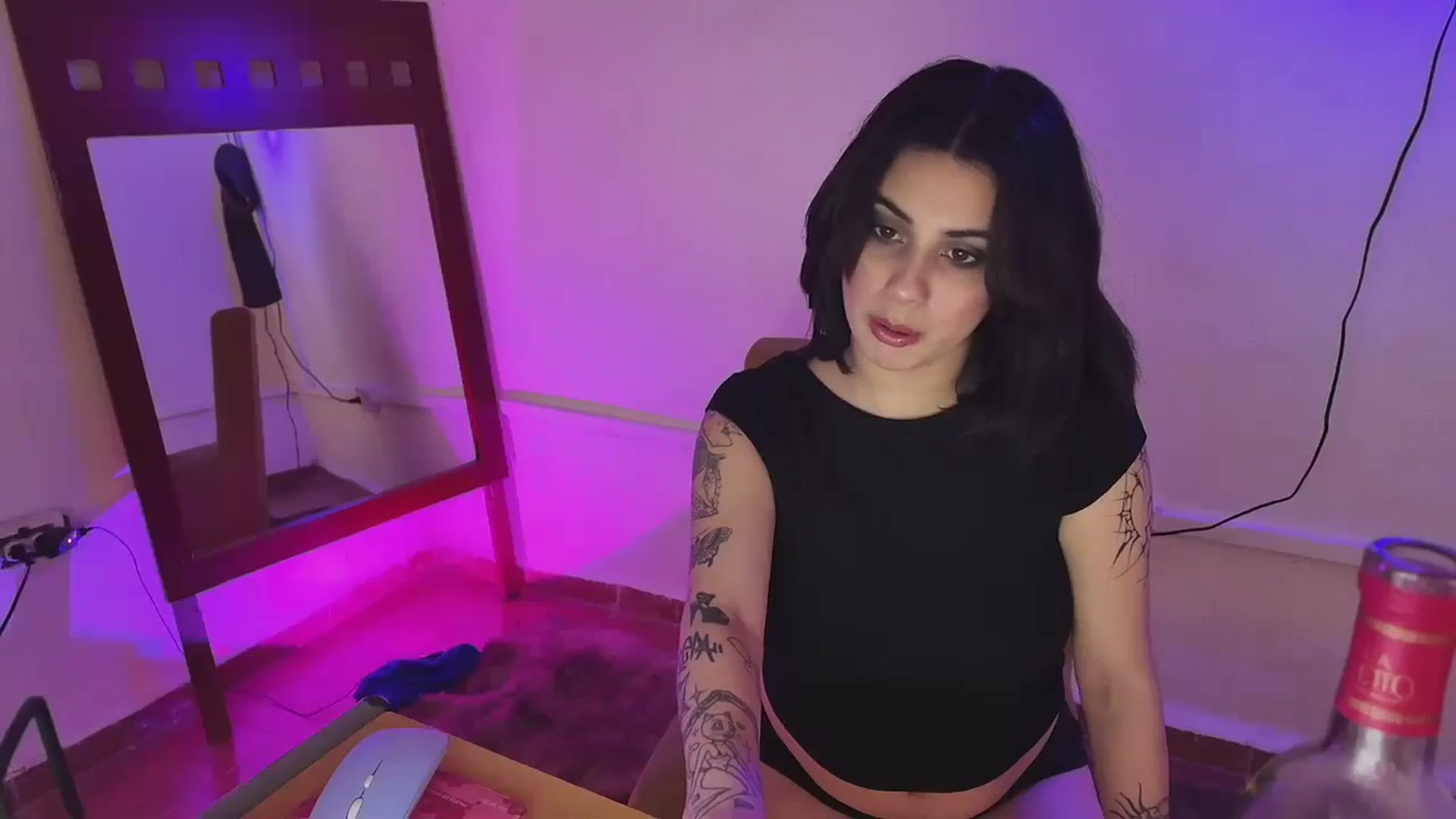 Gallery image thumbnail from Bandidxxx's myfreecams stream on, 12/29/2025, 01:26 image 5 of 20