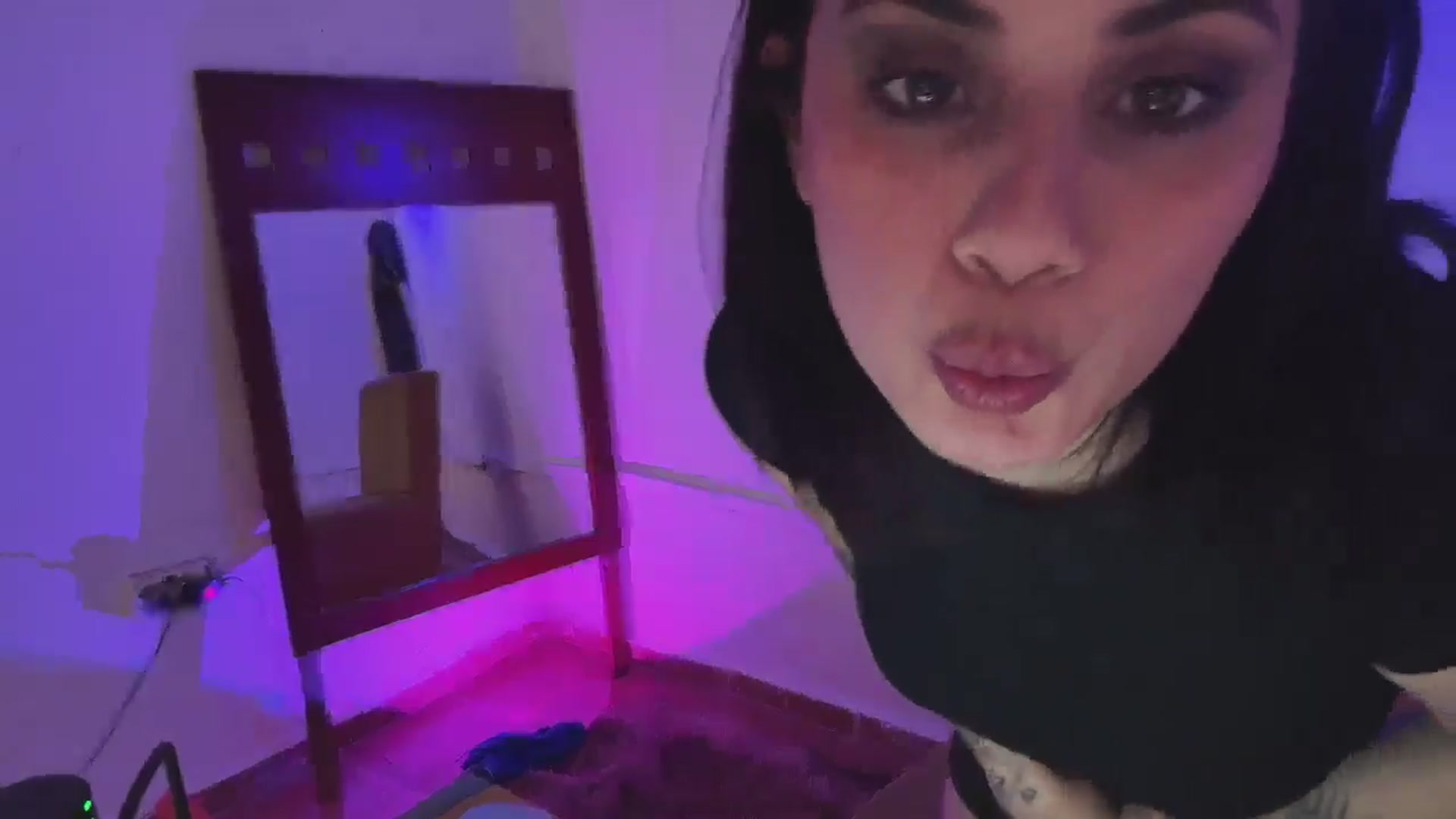 Gallery image thumbnail from Bandidxxx's myfreecams stream on, 12/29/2025, 01:26 image 18 of 20