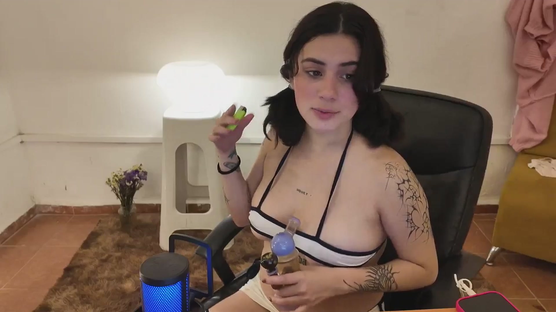 Gallery image thumbnail from Bandidxxx's myfreecams stream on, 01/06/2026, 06:40 image 14 of 20