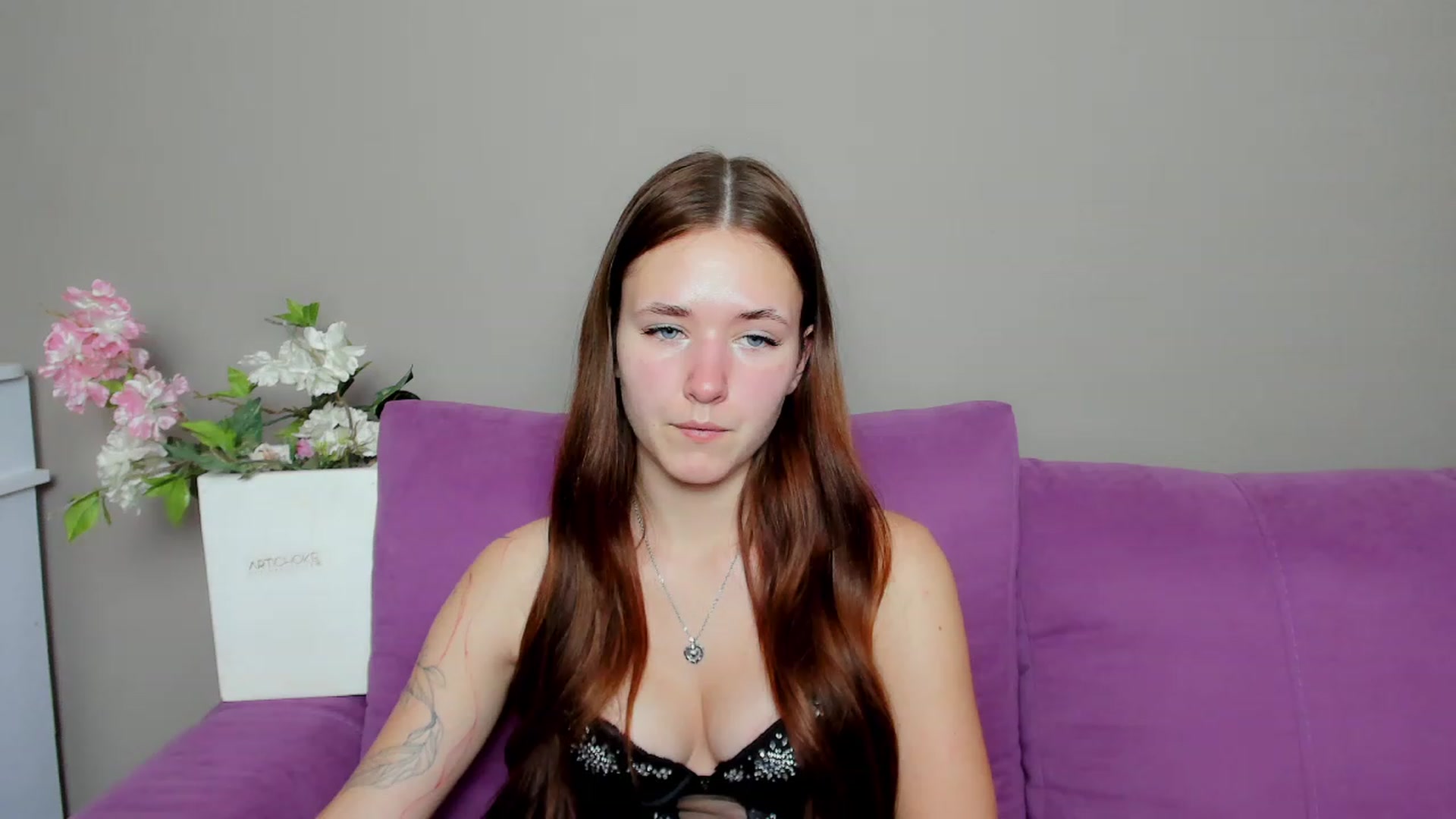 Gallery image thumbnail from Bansheee's myfreecams stream on, 01/10/2024, 24:39 image 18 of 20