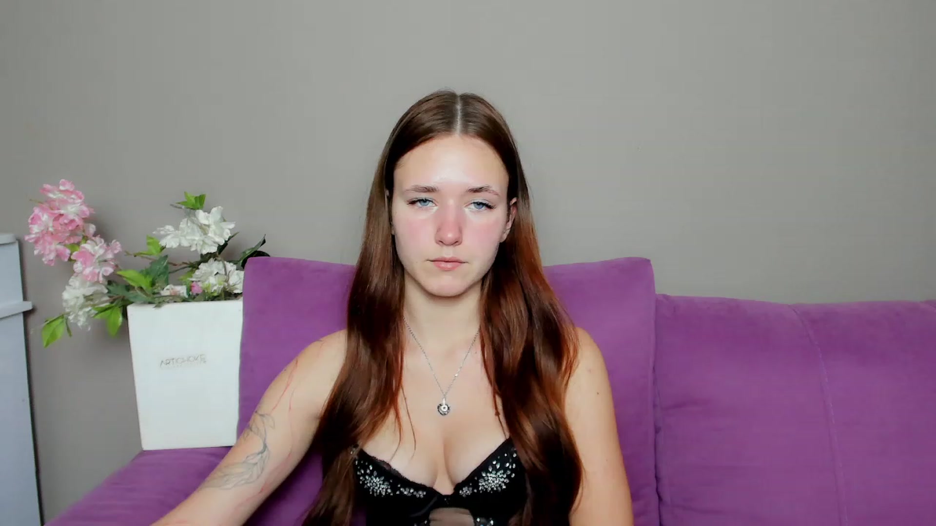 Gallery image thumbnail from Bansheee's myfreecams stream on, 01/10/2024, 24:39 image 4 of 20