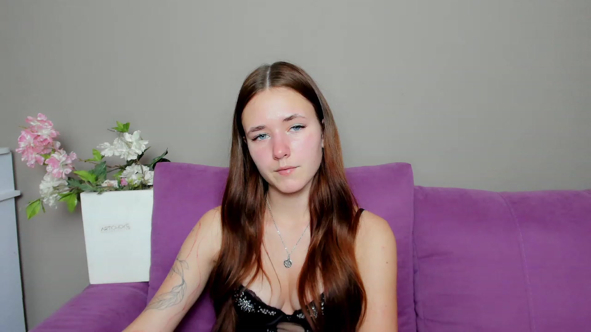 Gallery image thumbnail from Bansheee's myfreecams stream on, 01/10/2024, 24:39 image 10 of 20