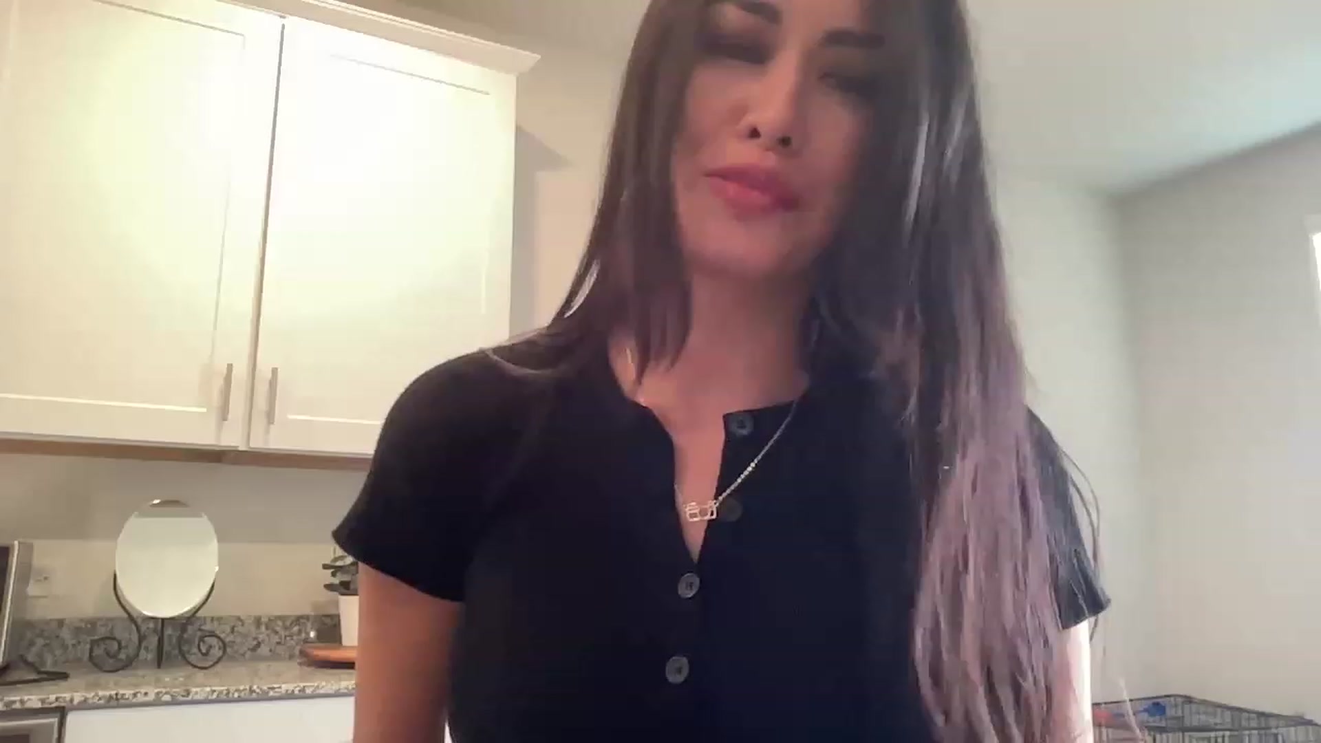 Gallery image thumbnail from BaoVyy's myfreecams stream on, 08/19/2023, 17:32 image 2 of 20