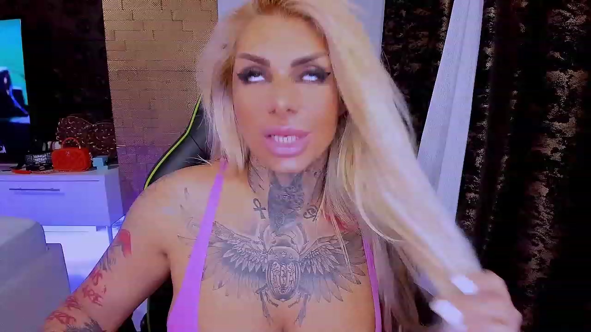 Gallery image thumbnail from BarbWire007's myfreecams stream on, 12/01/2022, 24:04 image 15 of 20