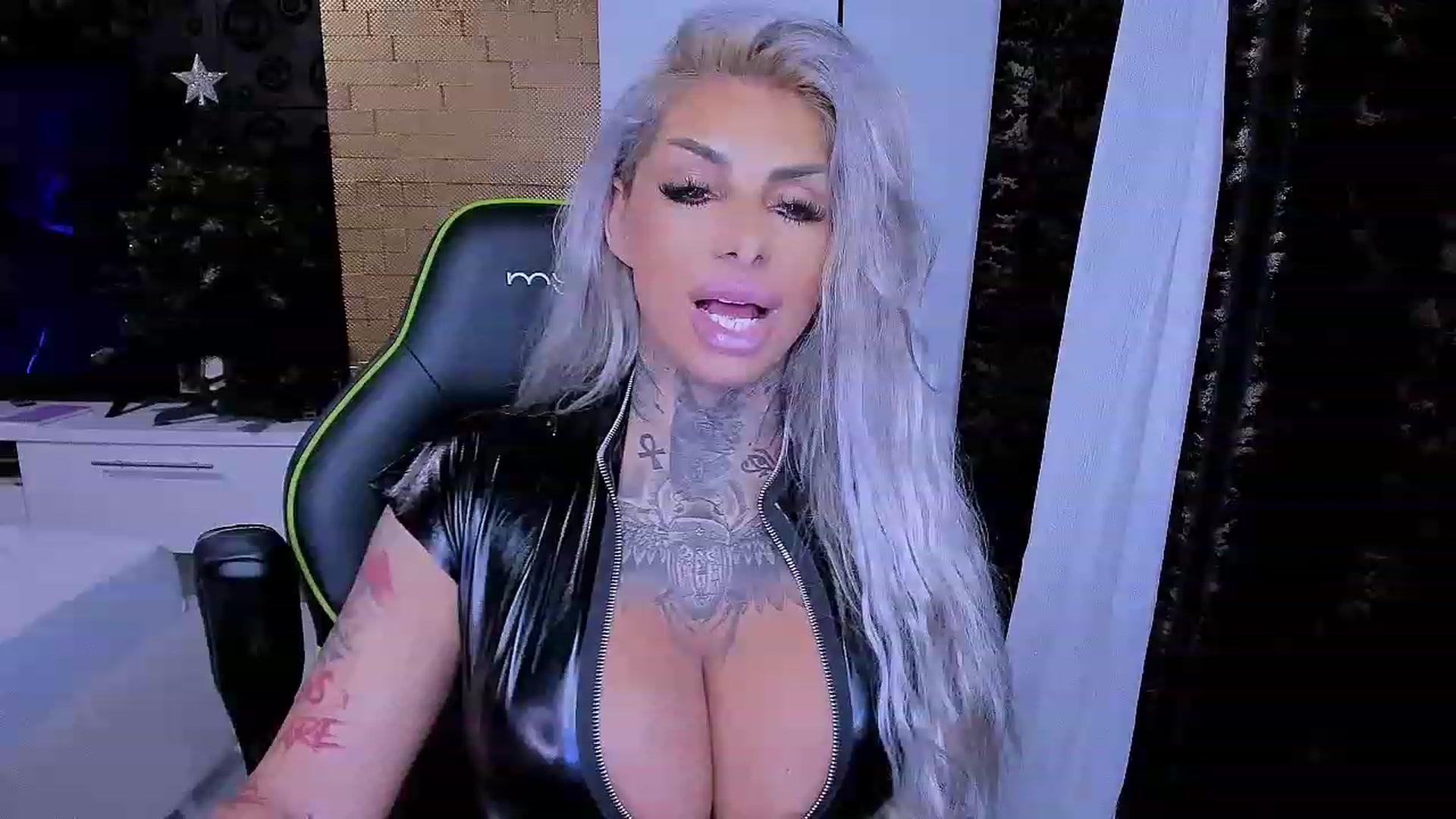 Gallery image thumbnail from BarbWire007's myfreecams stream on, 12/04/2022, 15:52 image 7 of 20