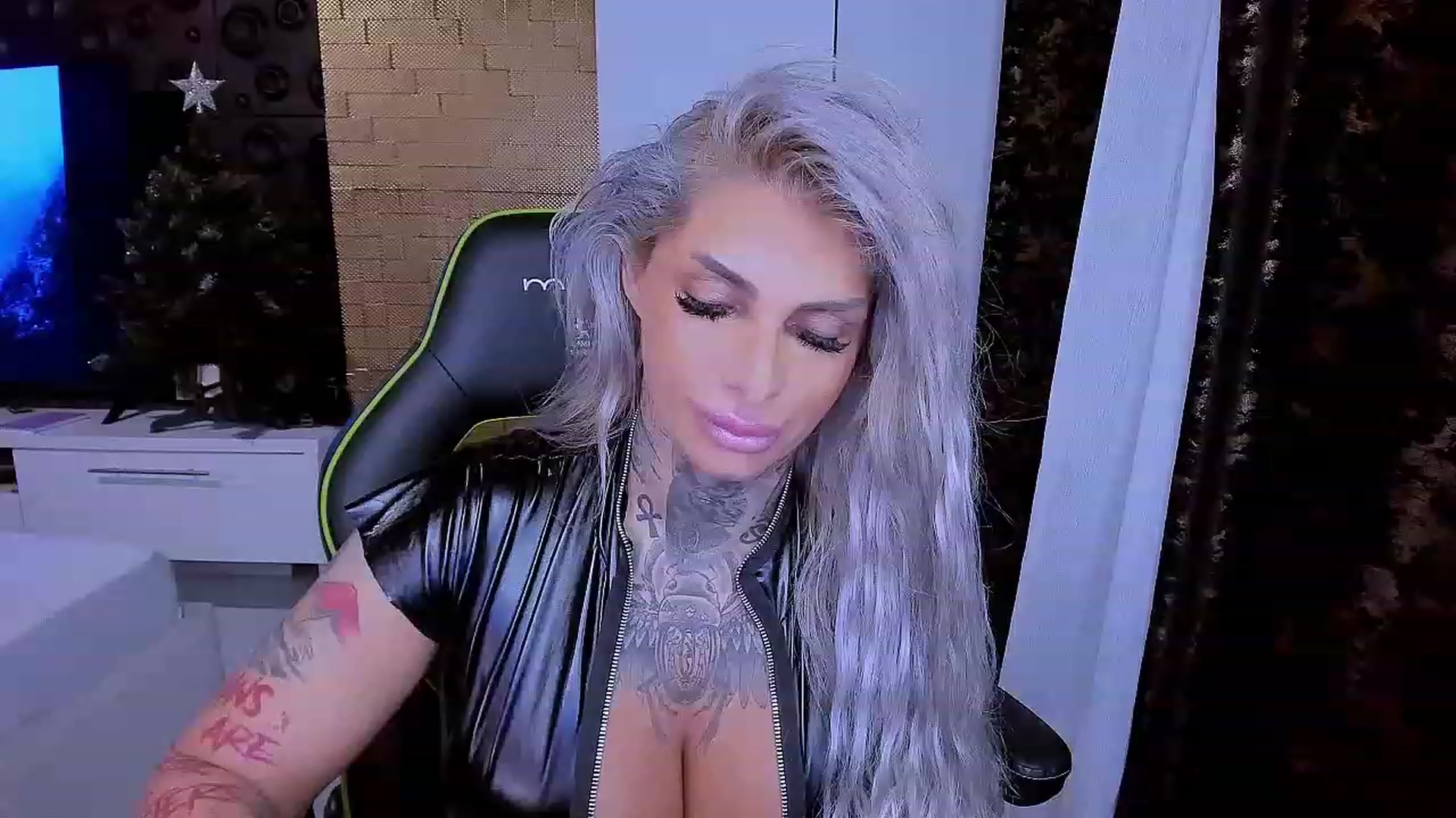 Gallery image thumbnail from BarbWire007's myfreecams stream on, 12/04/2022, 16:41 image 3 of 20