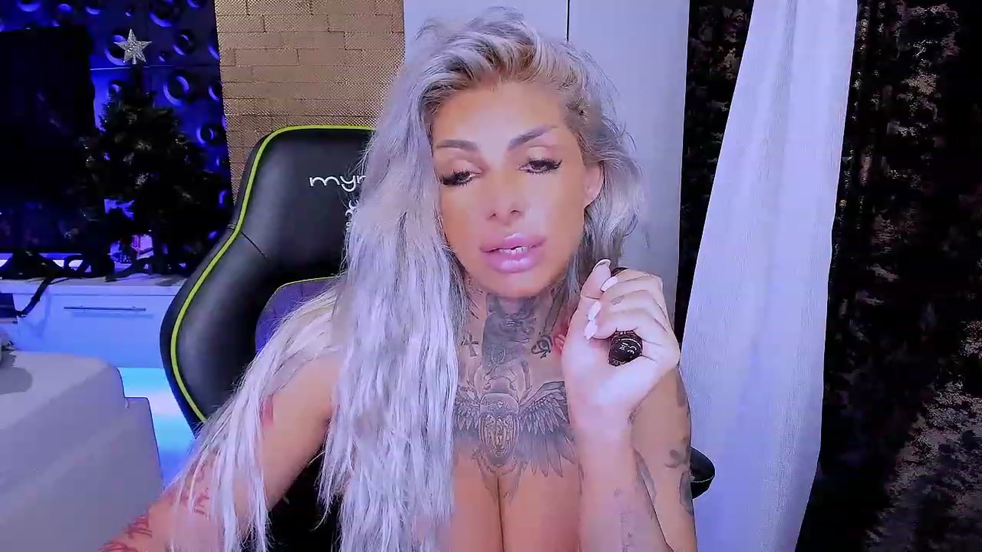 Gallery image thumbnail from BarbWire007's myfreecams stream on, 12/04/2022, 19:24 image 13 of 20