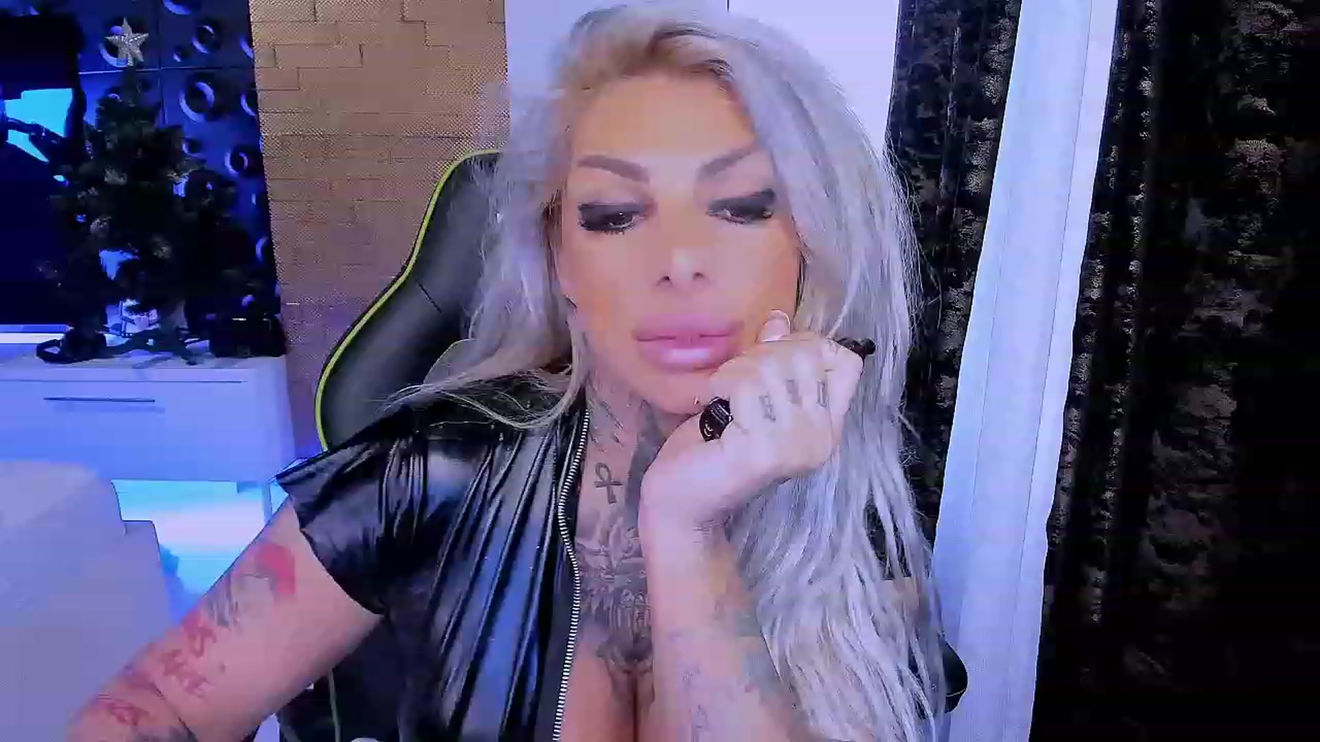 Gallery image thumbnail from BarbWire007's myfreecams stream on, 12/05/2022, 07:09 image 15 of 20