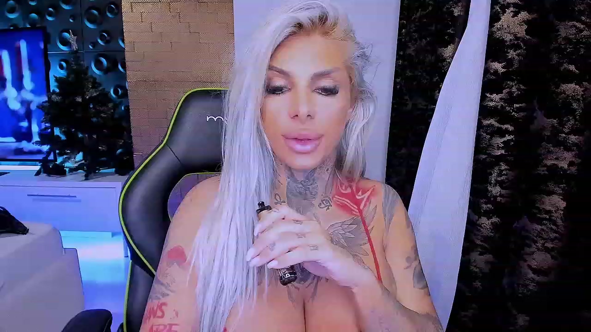 Gallery image thumbnail from BarbWire007's myfreecams stream on, 12/07/2022, 20:45 image 17 of 20