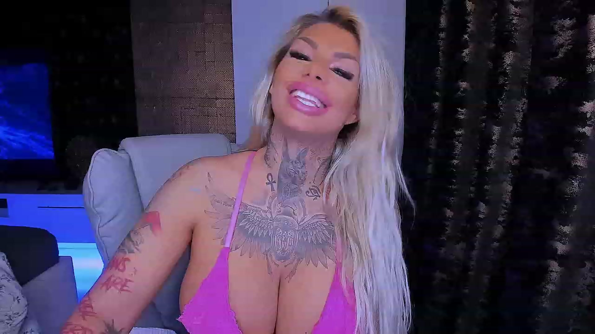 Gallery image thumbnail from BarbWire007's myfreecams stream on, 02/01/2023, 09:58 image 1 of 20
