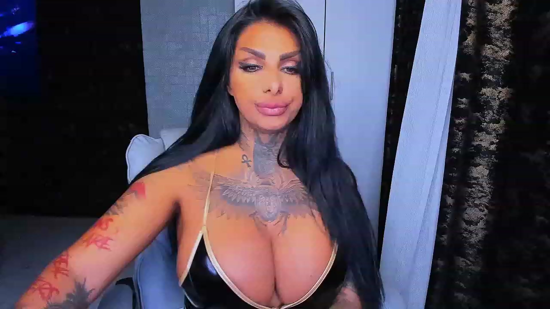 Gallery image thumbnail from BarbWire007's myfreecams stream on, 07/30/2023, 21:12 image 3 of 20