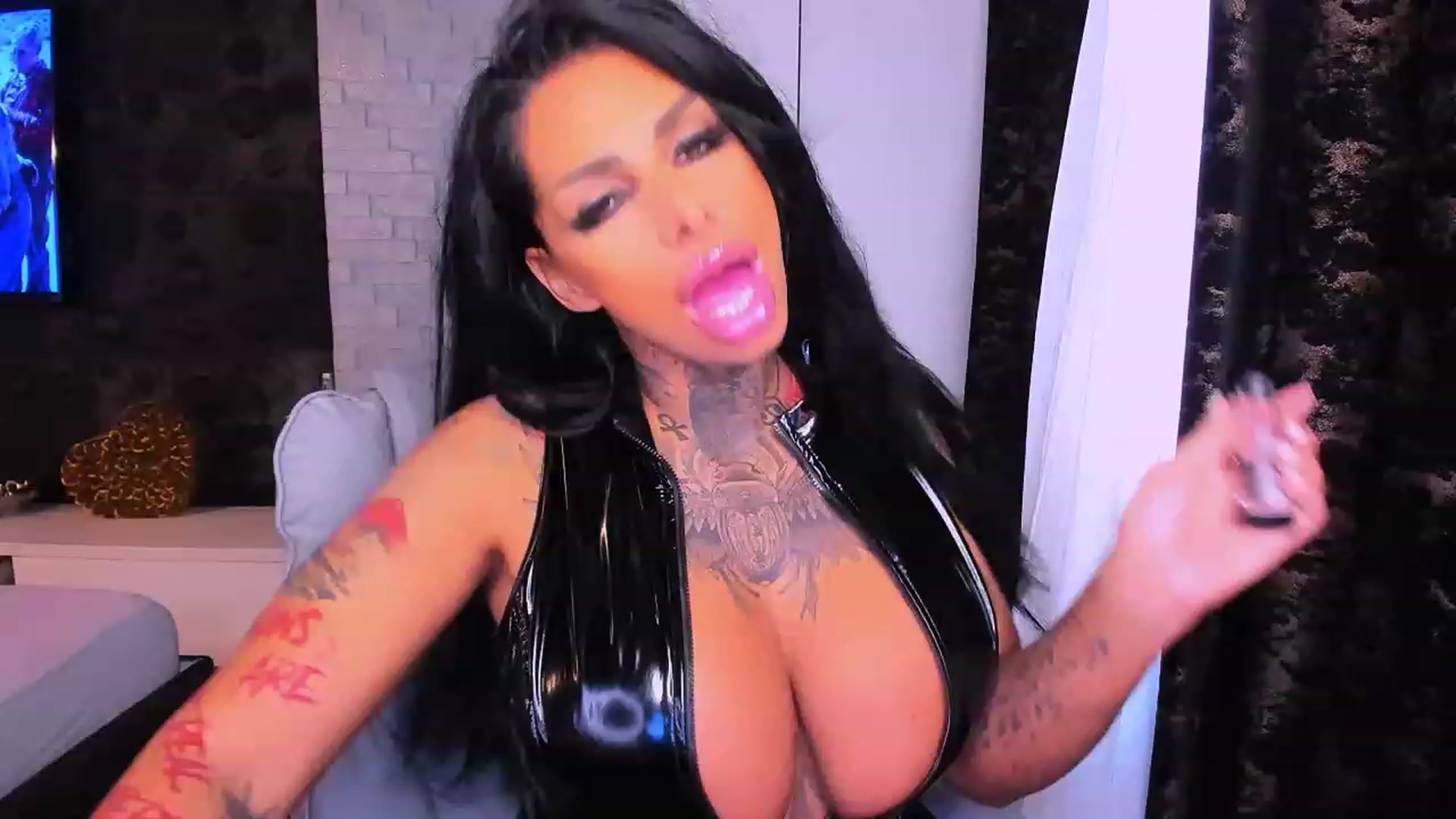 Gallery image thumbnail from BarbWire007's myfreecams stream on, 11/20/2023, 07:12 image 13 of 20
