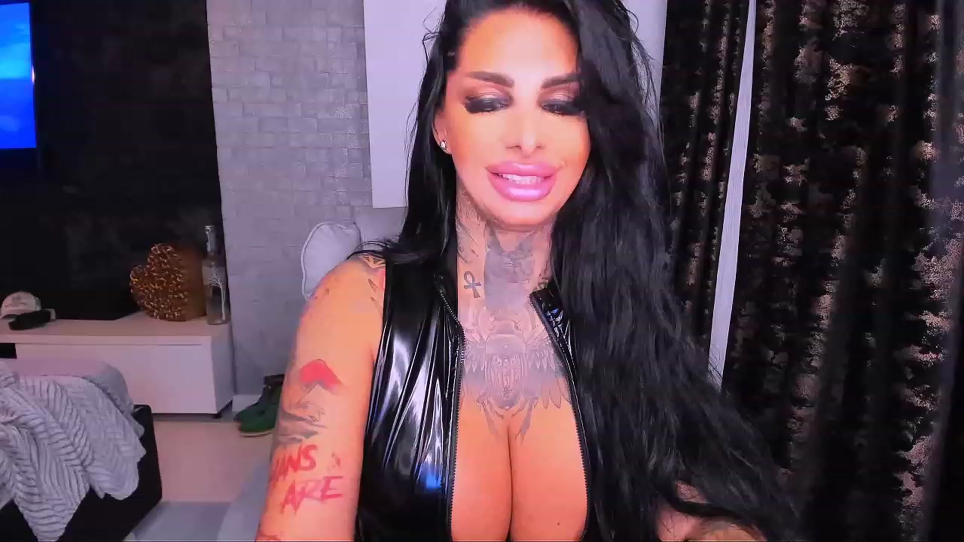 Gallery image thumbnail from BarbWire007's myfreecams stream on, 12/02/2023, 16:27 image 9 of 20