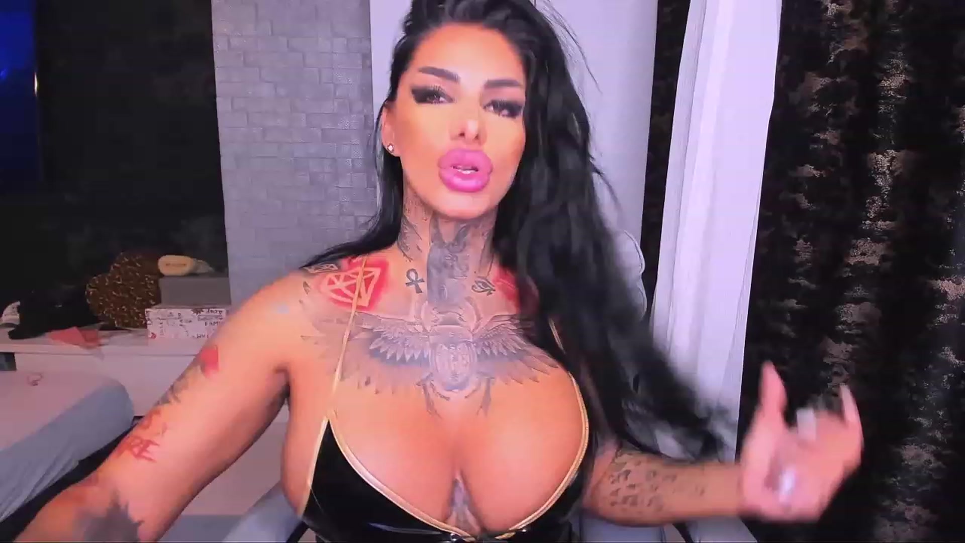 Gallery image thumbnail from BarbWire007's myfreecams stream on, 12/05/2023, 20:46 image 7 of 20