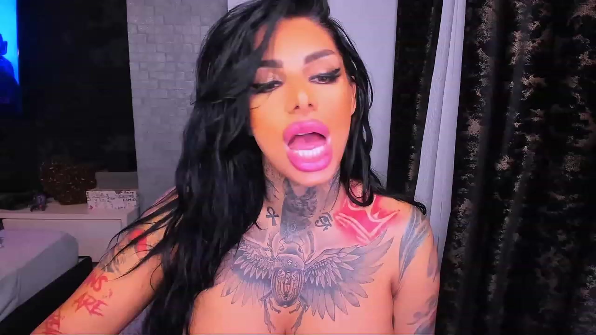 Gallery image thumbnail from BarbWire007's myfreecams stream on, 12/12/2023, 19:30 image 4 of 20