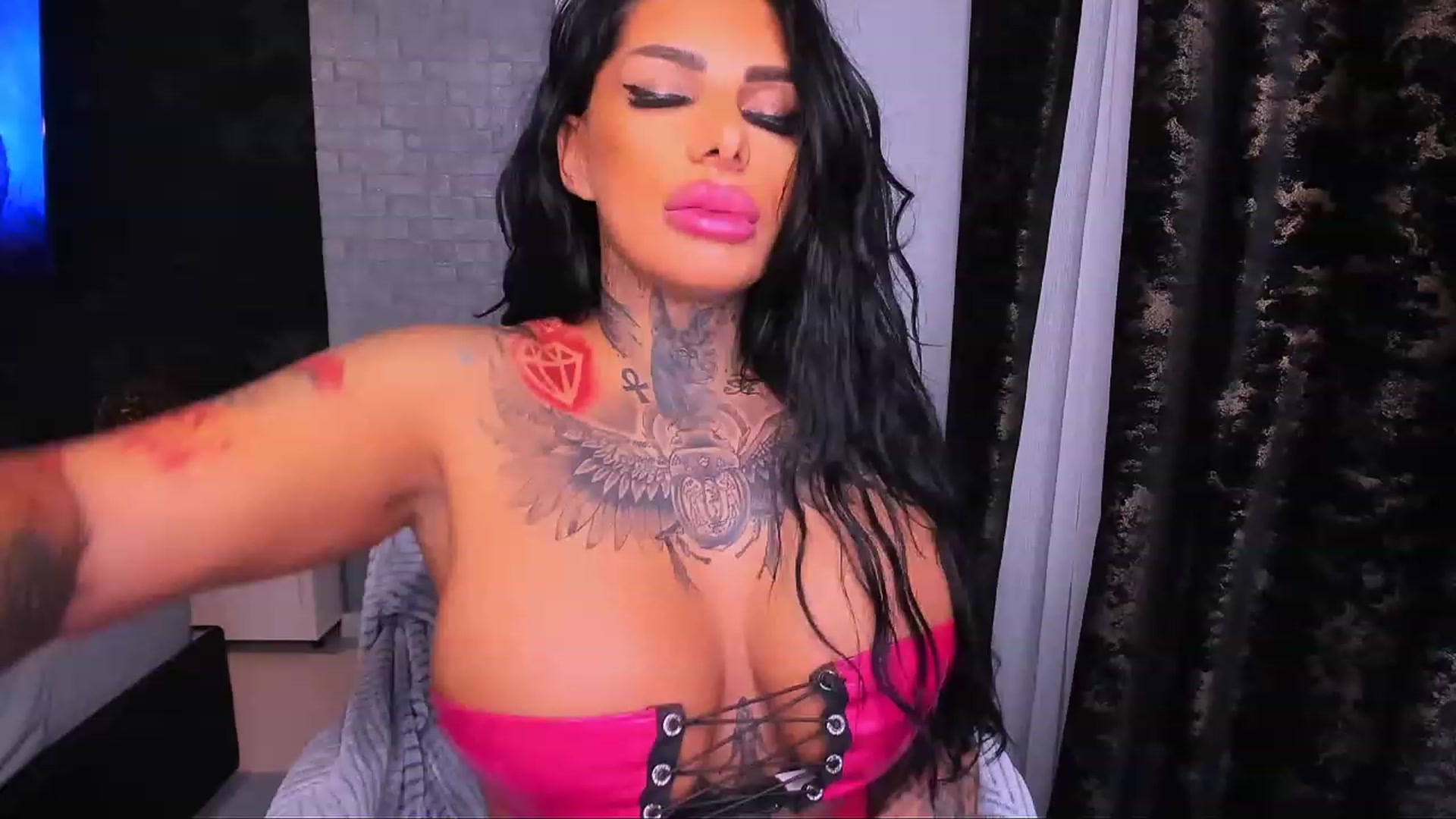 Gallery image thumbnail from BarbWire007's myfreecams stream on, 12/12/2023, 19:30 image 8 of 20