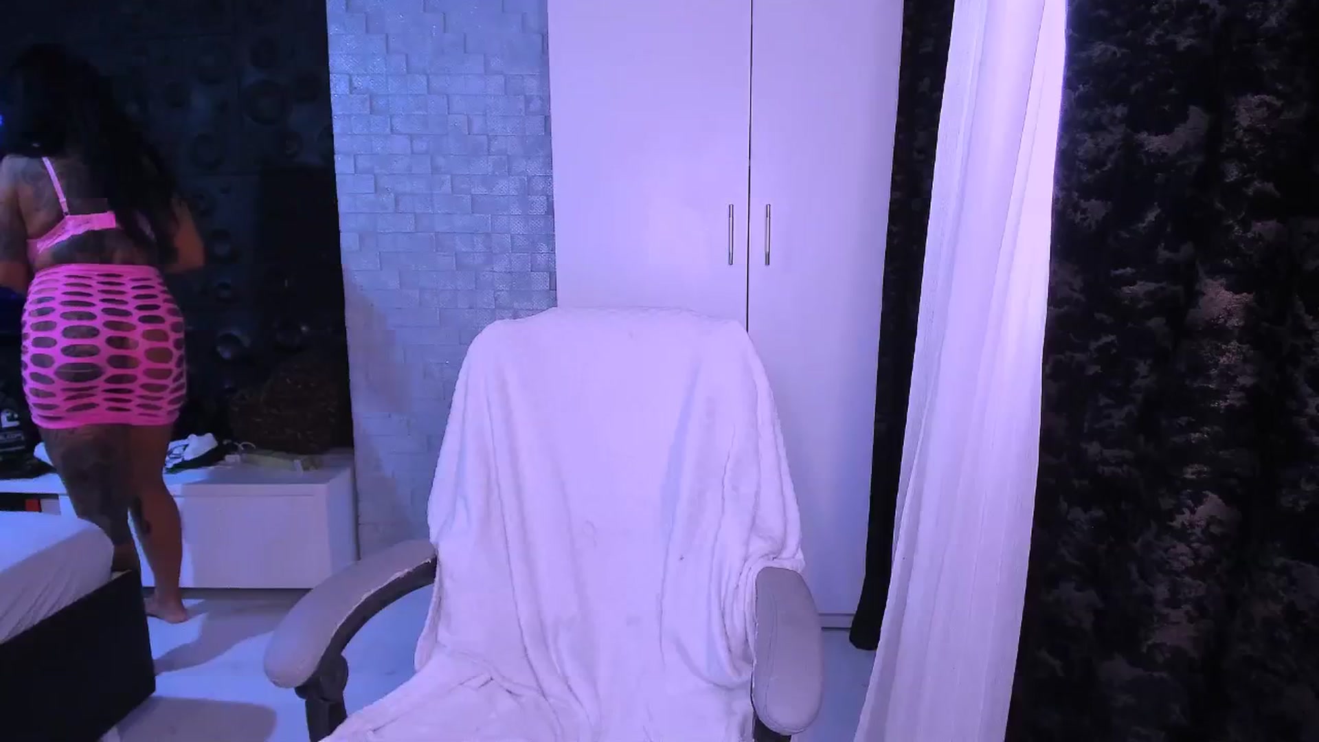 Gallery image thumbnail from BarbWire007's myfreecams stream on, 05/12/2024, 10:04 image 12 of 20