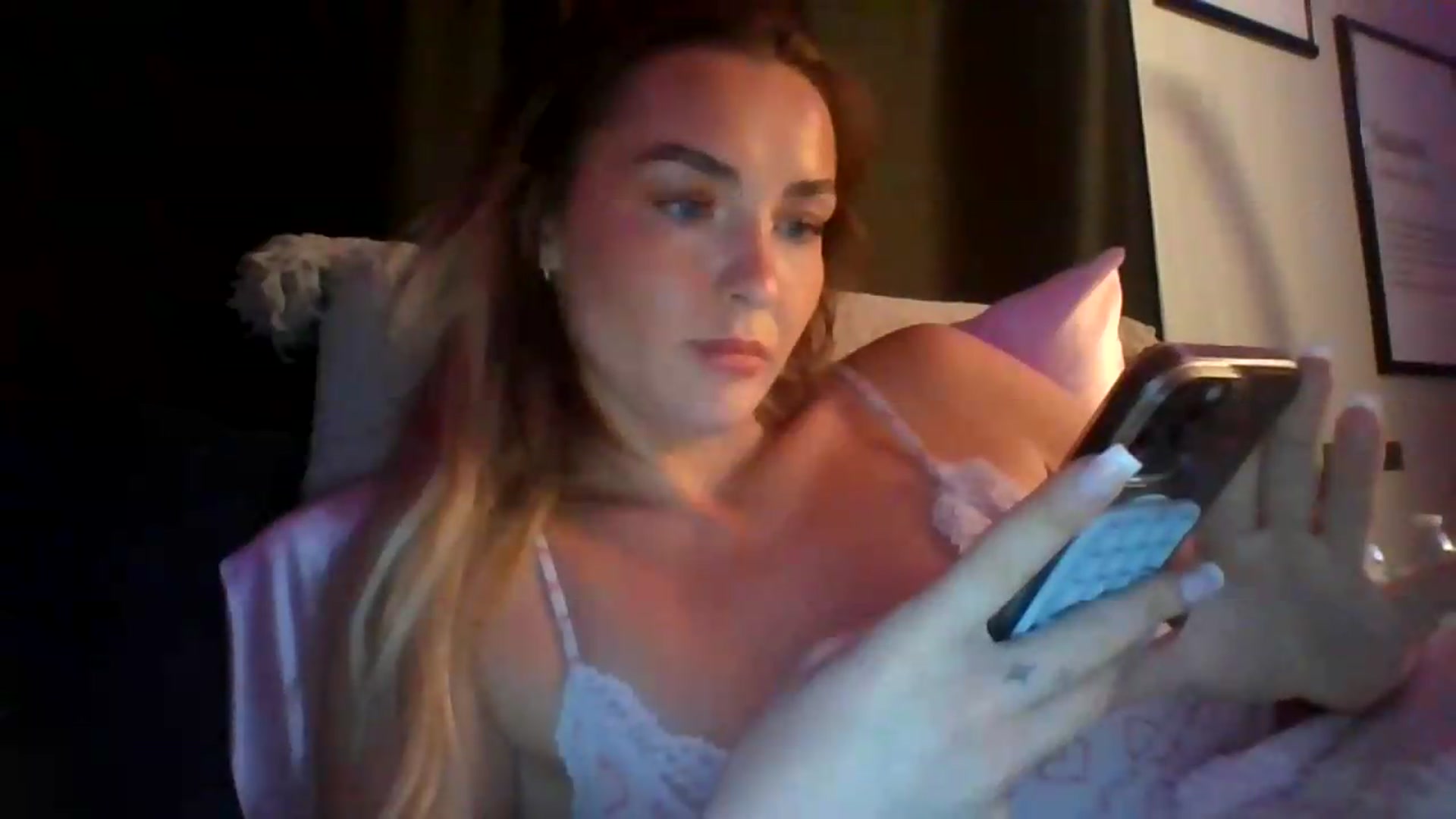 Gallery image thumbnail from Barbavaa1's myfreecams stream on, 08/12/2026, 04:58 image 10 of 20