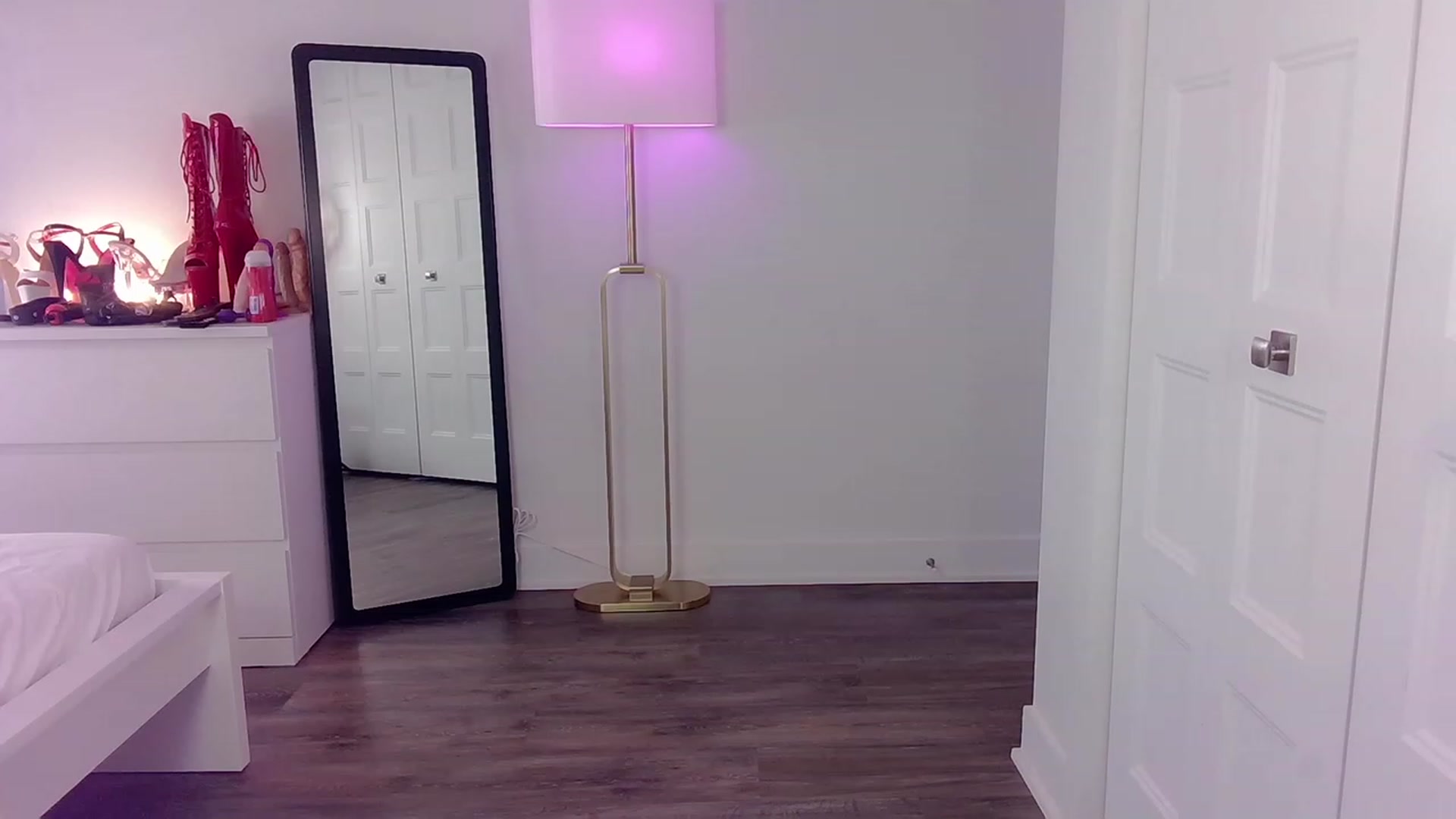 Gallery image thumbnail from BarbieAmy's myfreecams stream on, 01/22/2023, 21:24 image 10 of 20