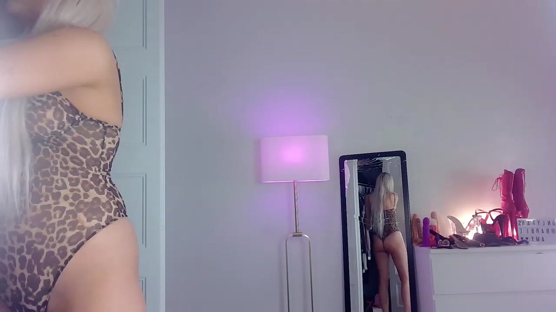 Gallery image thumbnail from BarbieAmy's myfreecams stream on, 02/02/2023, 24:25 image 1 of 20