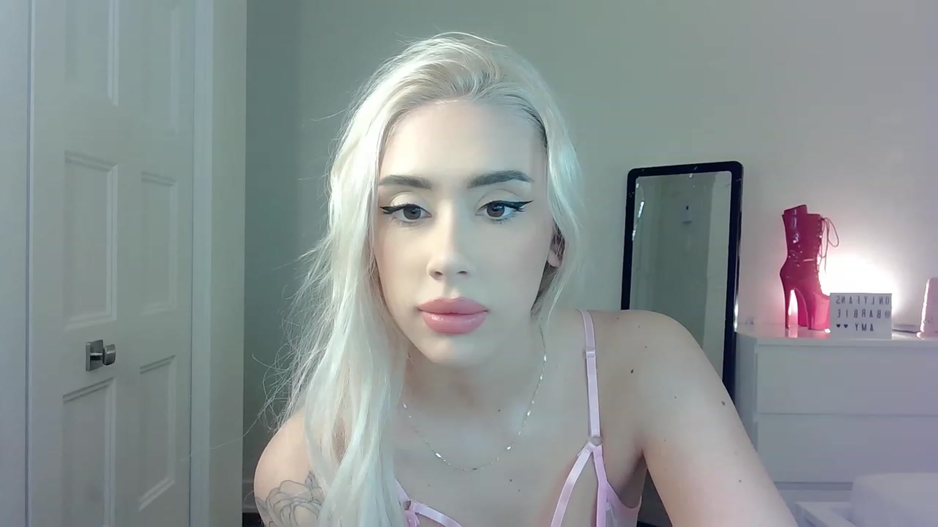 Gallery image thumbnail from BarbieAmy's myfreecams stream on, 02/12/2023, 01:35 image 11 of 20