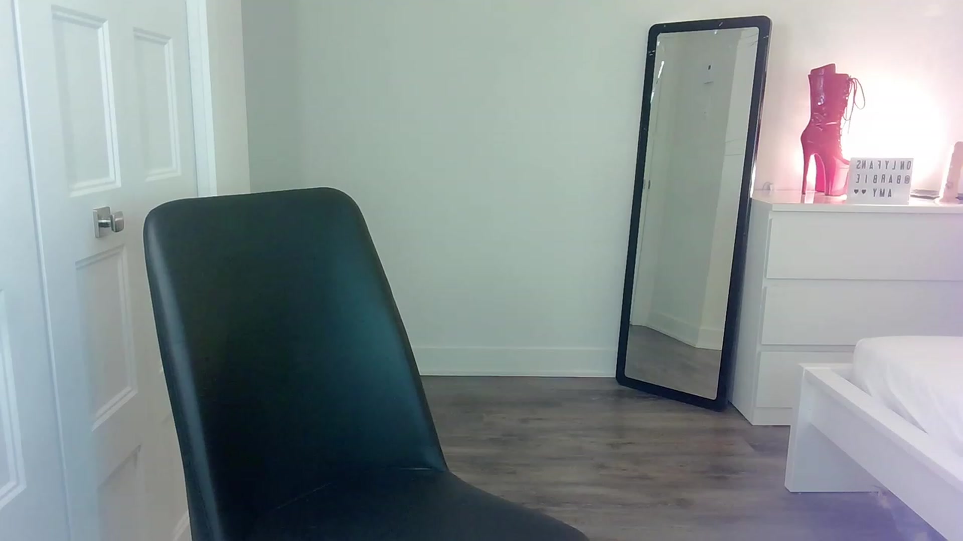 Gallery image thumbnail from BarbieAmy's myfreecams stream on, 02/12/2023, 02:23 image 2 of 20